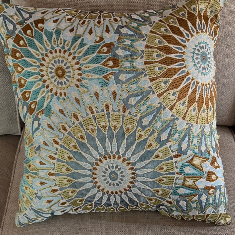 Geometric Patterned Throw Pillow
